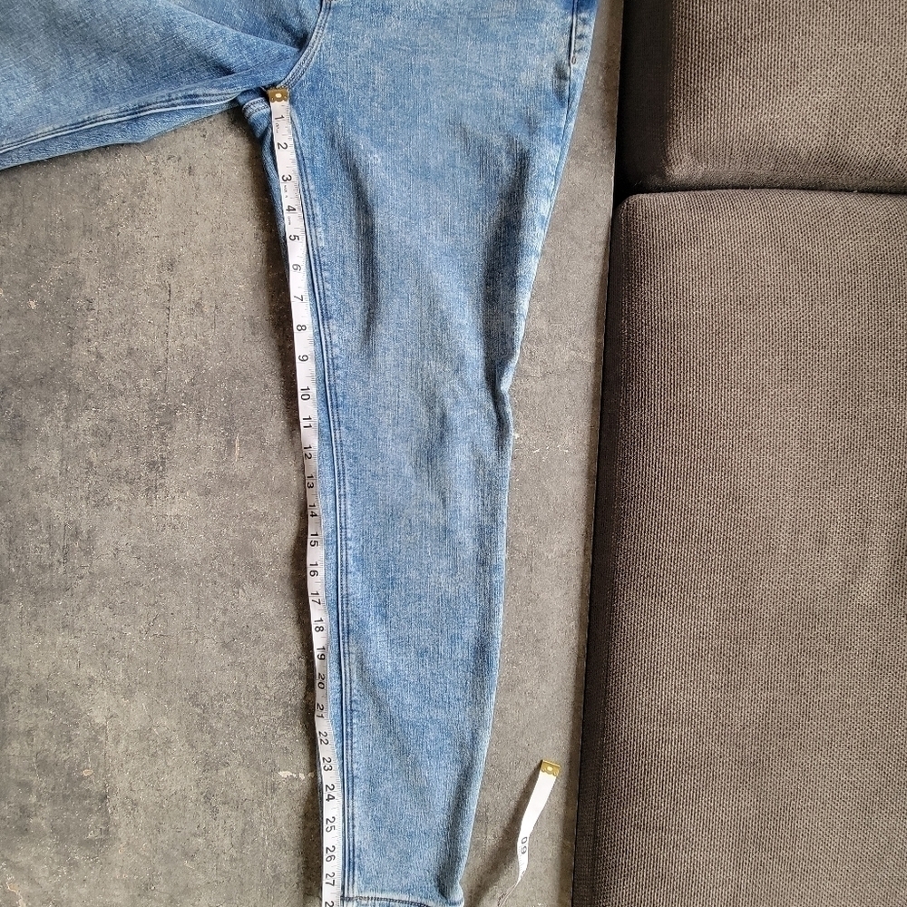 Old Navy Rockstar Jeans - Picture 5 of 6